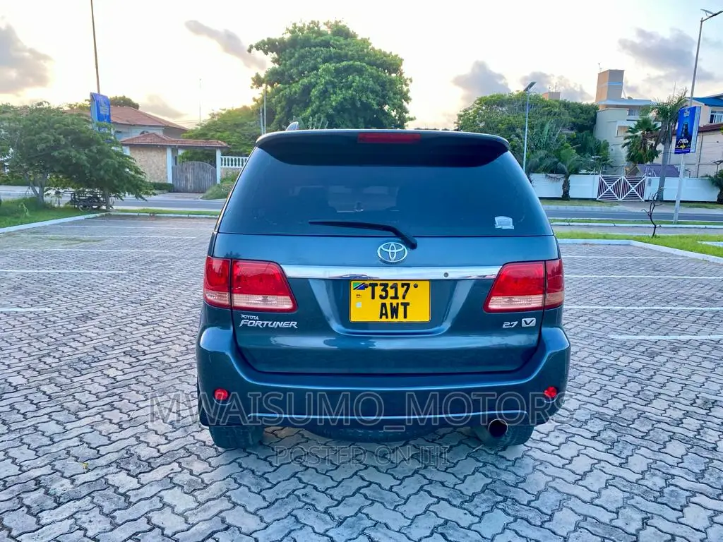 Toyota Fortuner 2007 Gray