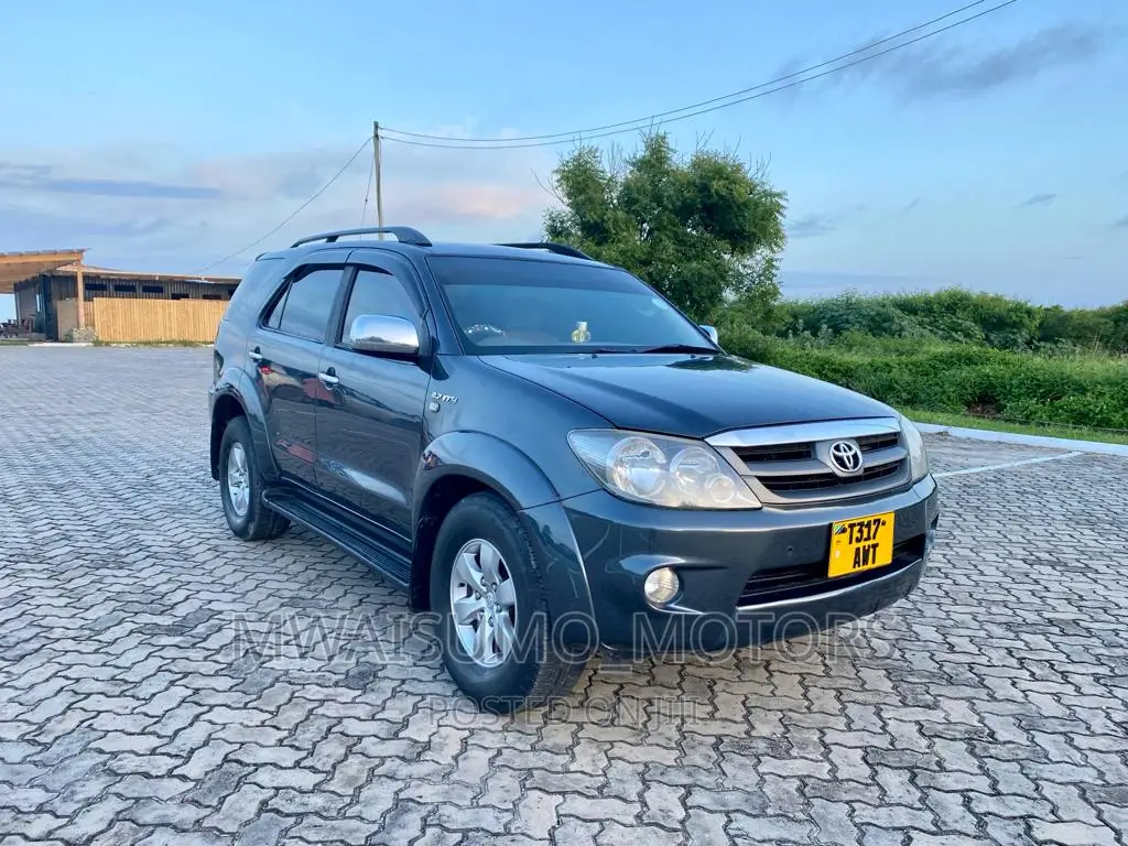Toyota Fortuner 2007 Gray