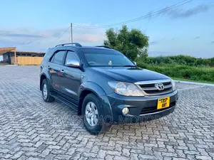 Toyota Fortuner 2007 Gray
