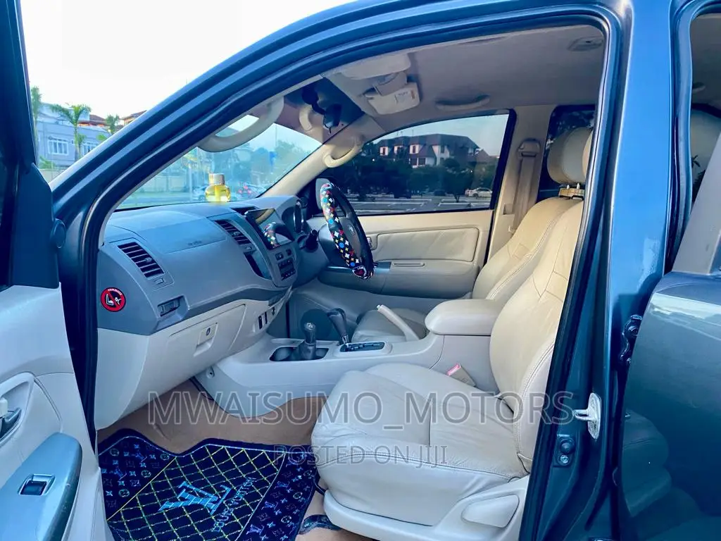 Toyota Fortuner 2007 Gray