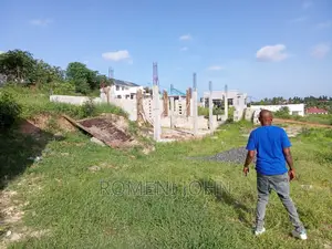 Eneo La Kibiashara Na Makazi Linauzwa Ml 300 Goba/ Mbezi.