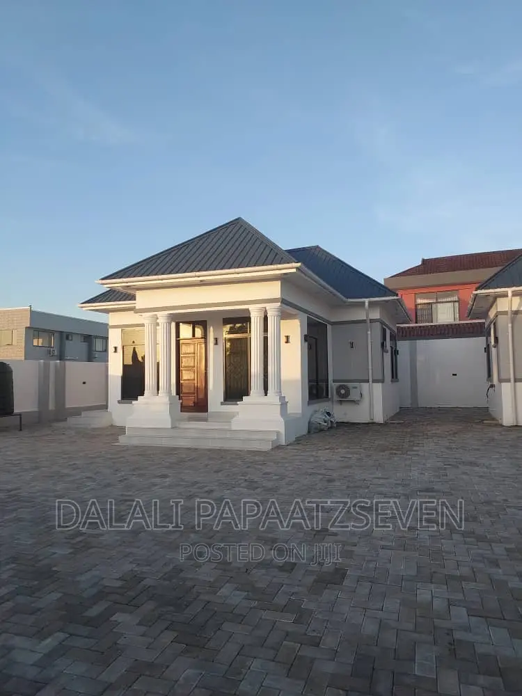 2bdrm Apartment in Dalalipapaatzseven, Bunju for rent