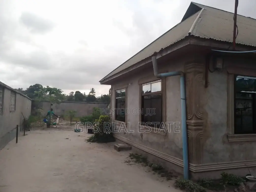 3bdrm House in Msongola, Ilala for sale