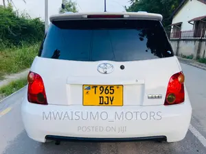 Toyota IST 2005 White