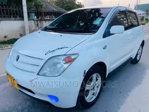 Toyota IST 2005 White