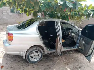 Toyota Platz 2005 Silver