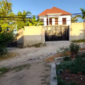 4bdrm House in Goba for sale