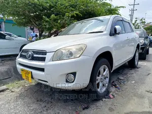 Toyota RAV4 2008 White