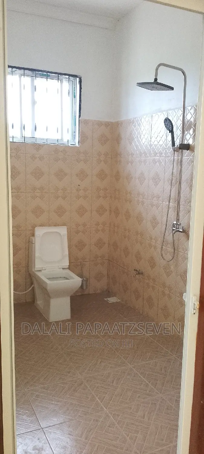2bdrm Apartment in Dalalipapaatzseven, Bunju for rent