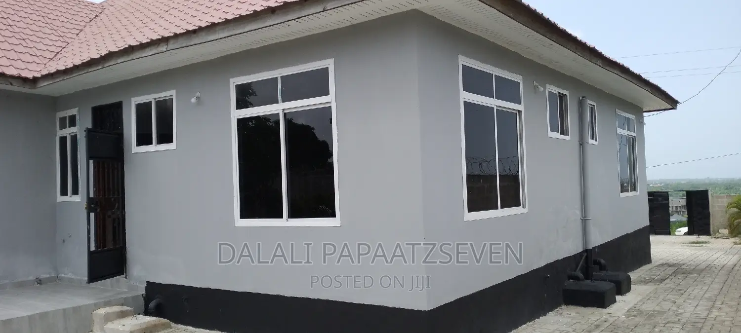 2bdrm Apartment in Dalalipapaatzseven, Bunju for rent