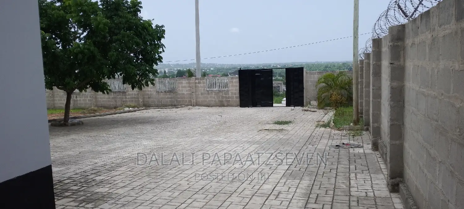 2bdrm Apartment in Dalalipapaatzseven, Bunju for rent