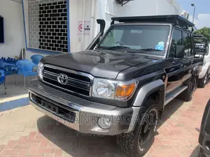 Toyota Land Cruiser 2019 Gray