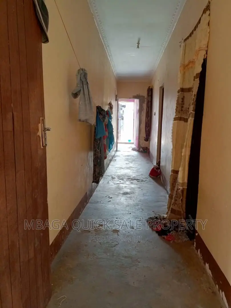 7bdrm Bungalow in Mbagala  Saku for sale