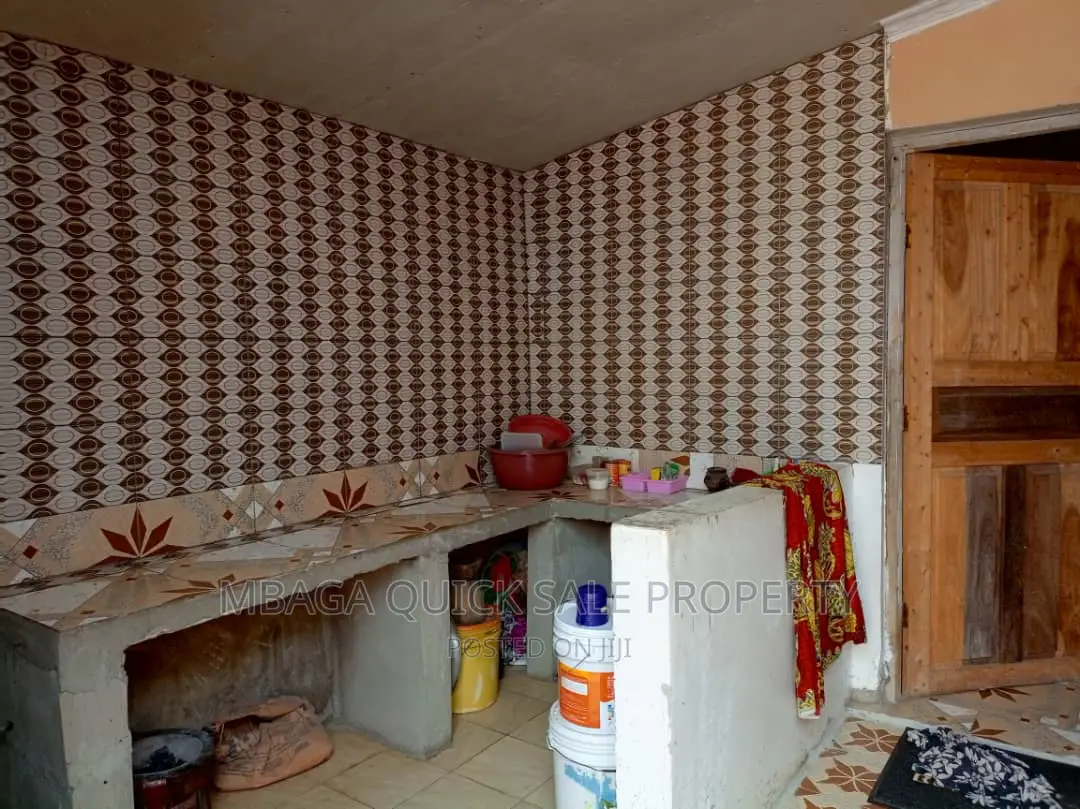 7bdrm Bungalow in Mbagala  Saku for sale