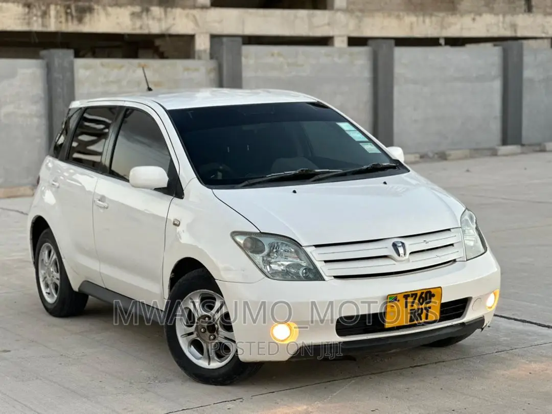 Toyota IST 2004 White