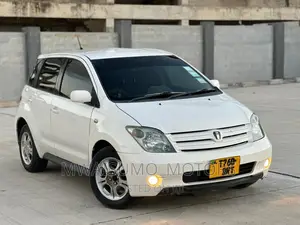 Toyota IST 2004 White