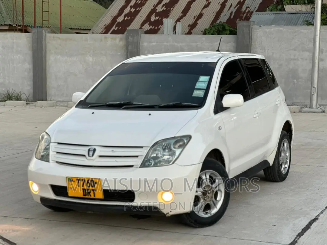 Toyota IST 2004 White