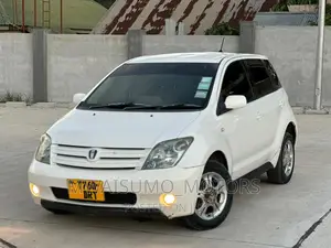 Toyota IST 2004 White