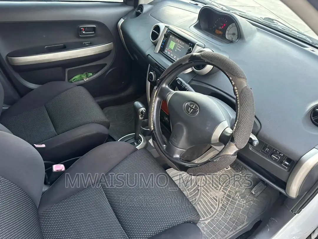 Toyota IST 2004 White