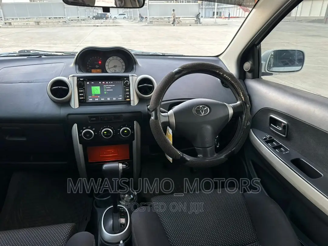 Toyota IST 2004 White