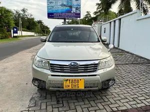 Subaru Forester 2010 Gold