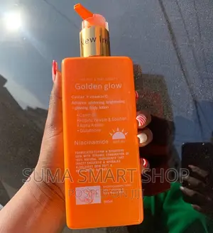 GOLDEN GLOW Caviar and Vitamin C Lotion .