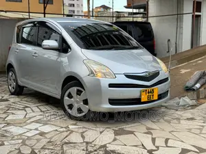 Toyota Ractis 2007 Silver