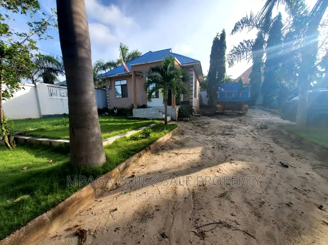 3bdrm House in Madale  Kwa  Kawawa, Kunduchi for sale