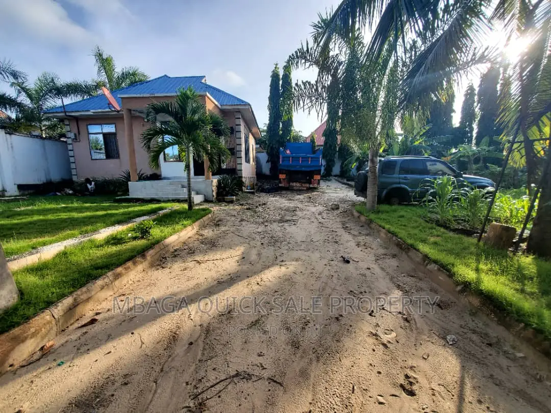 3bdrm House in Madale  Kwa  Kawawa, Kunduchi for sale