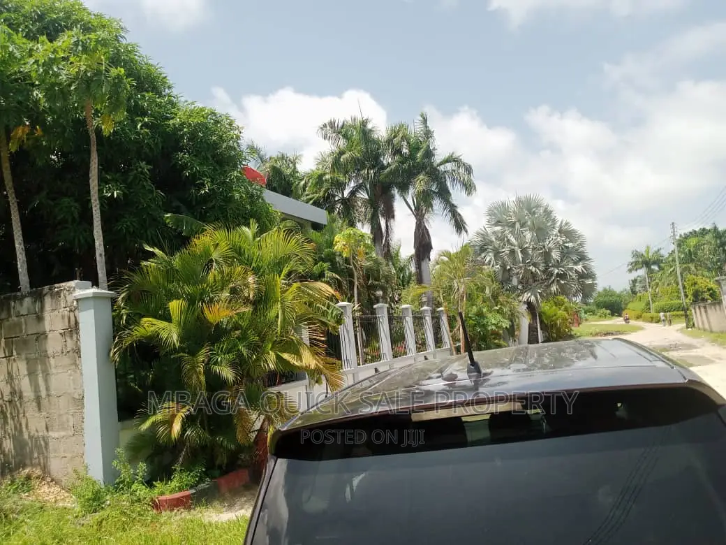 Plot for Sale at Ununio 800sqm TSH 120mil