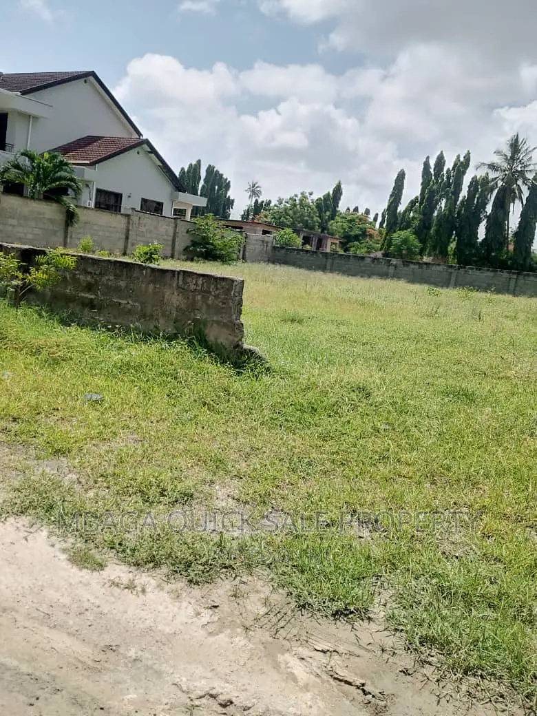 Plot for Sale at Ununio 800sqm TSH 120mil