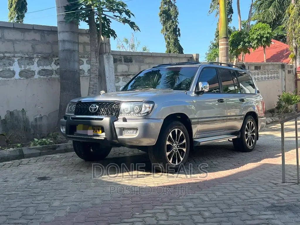Toyota Land Cruiser 2006 Silver