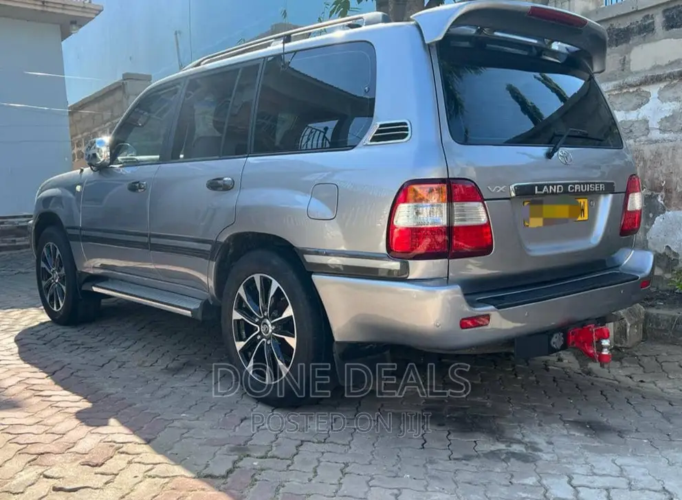 Toyota Land Cruiser 2006 Silver