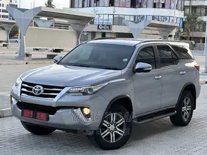 Toyota Fortuner 2016 Gray