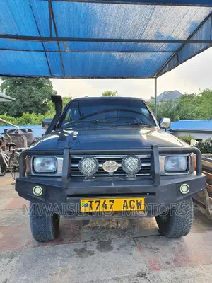 Toyota Hilux 1996 Gray