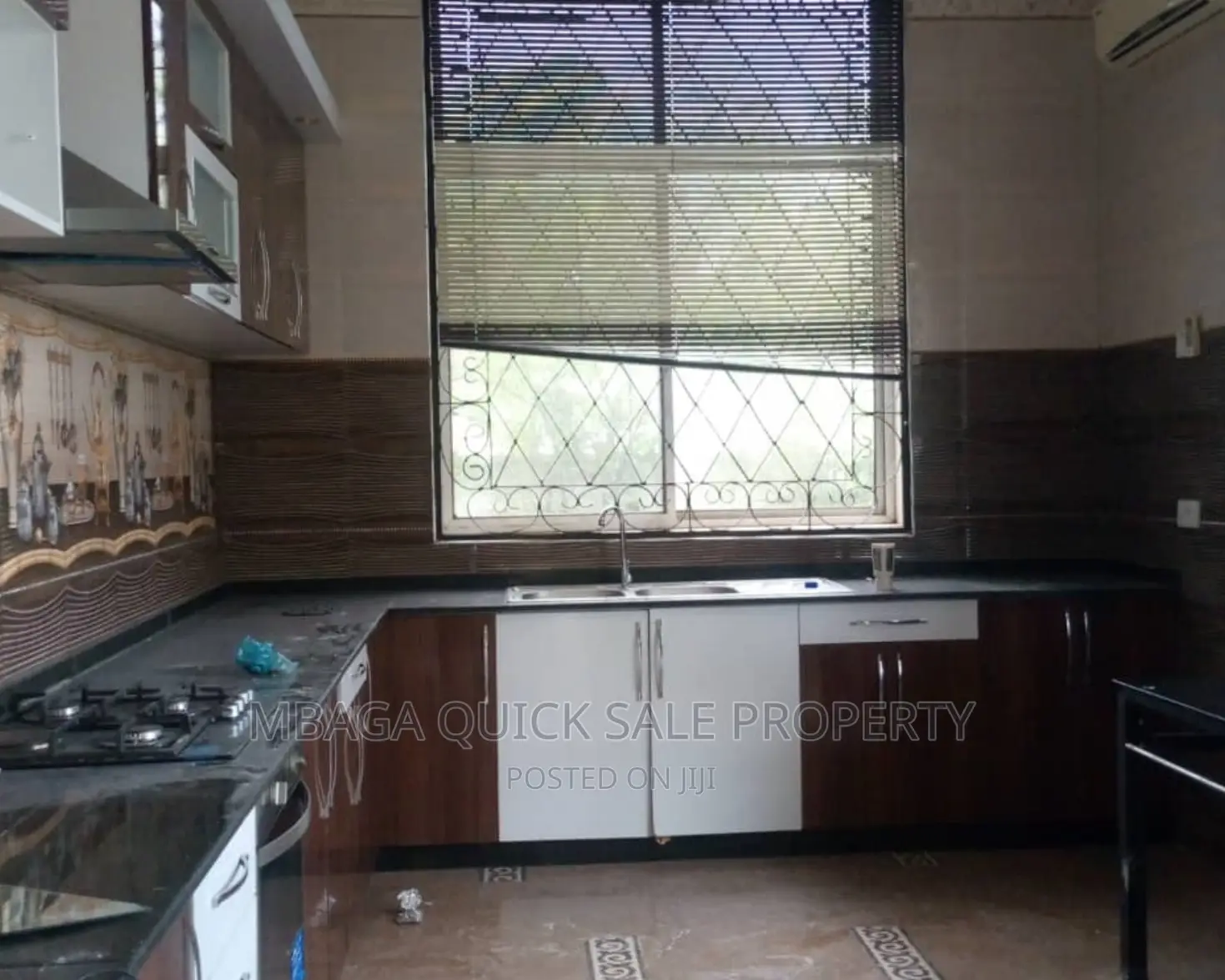 6bdrm House in Kinyerezi for sale