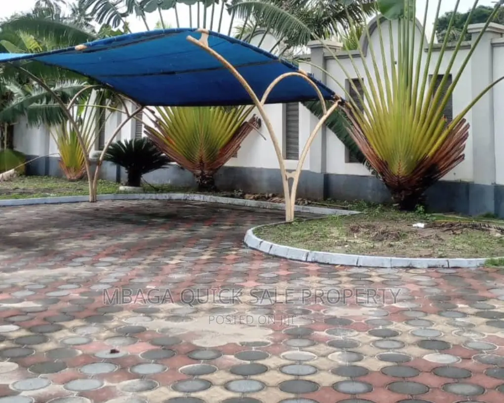 6bdrm House in Kinyerezi for sale