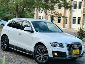 Audi Q5 2011 Pearl
