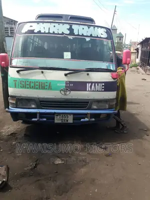 Toyota Coaster 2002 White