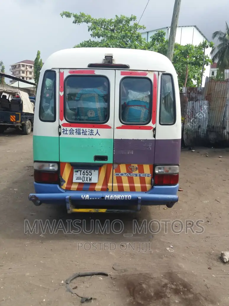 Toyota Coaster 2002 White