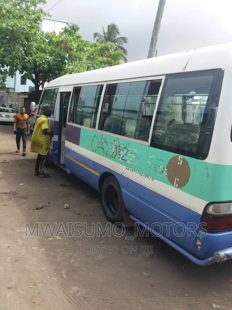 Toyota Coaster 2002 White