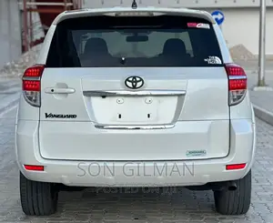 Toyota Vanguard 2011 Pearl