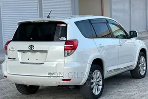 Toyota Vanguard 2011 Pearl