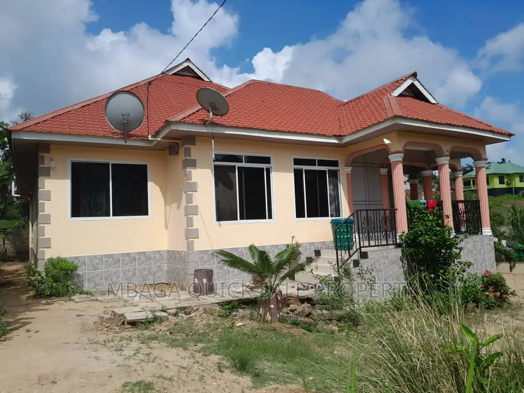 3bdrm House in Goba for sale