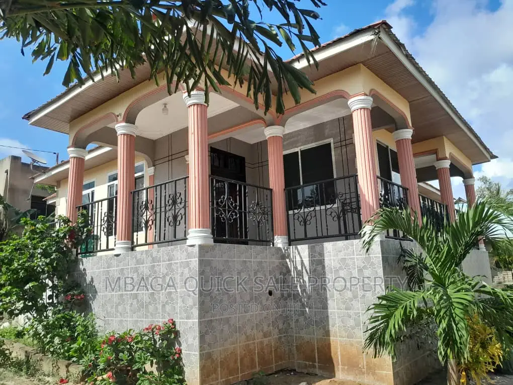3bdrm House in Goba for sale