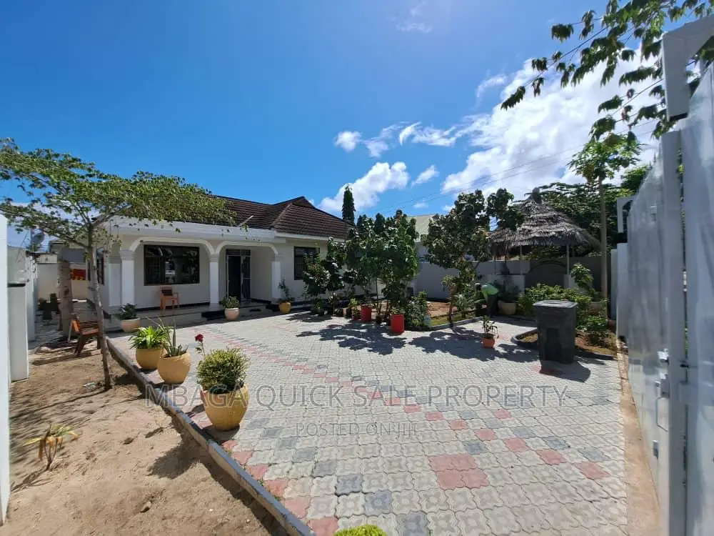 3bdrm House in Boko, Bunju for rent