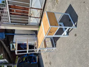 Meza Nzuri Na Shelf Zuri Sana