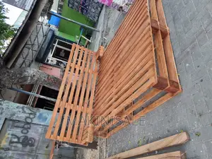 Kitanda Cha Pallet Wood  Kizuri Sana