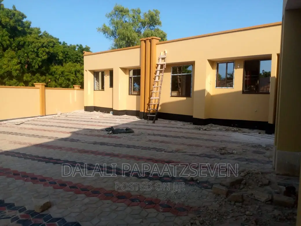 1bdrm Apartment in Dalalipapaatzseven, Kinondoni for rent