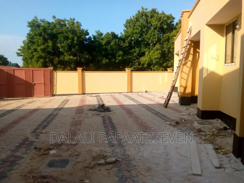 1bdrm Apartment in Dalalipapaatzseven, Kinondoni for rent